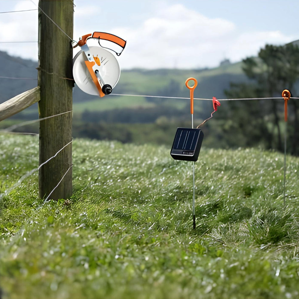 GALLAGHER S12 Lithium Solar Fence Energizer