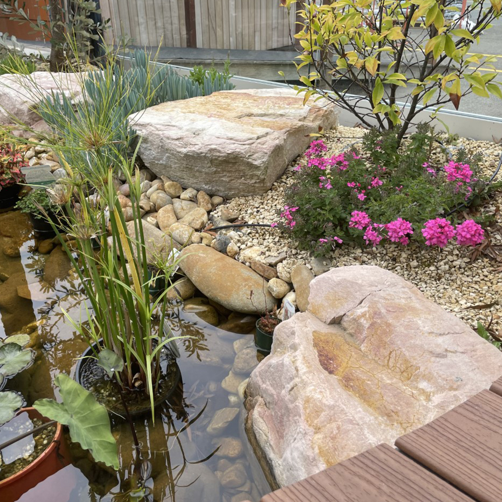 USING LARGE BOULDERS IN LANDSCAPING